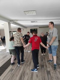 Dzieci i dorośli ze Stowarzyszenia na wycieczce